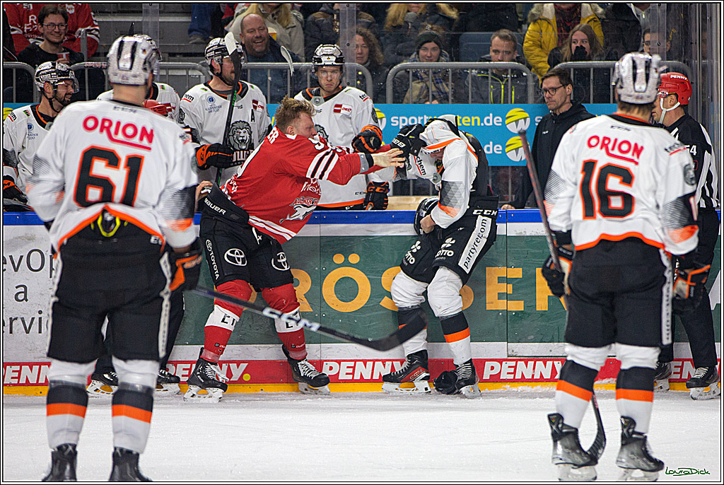 PENNY DEL; Koelner Haie- Loewen Frankfurt; Koeln, 18.12.2022